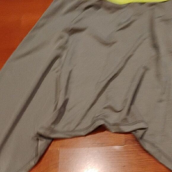 Nike Gray and Yellow Jogger Sweatpants with Tapered Legs - Picture 4 of 5